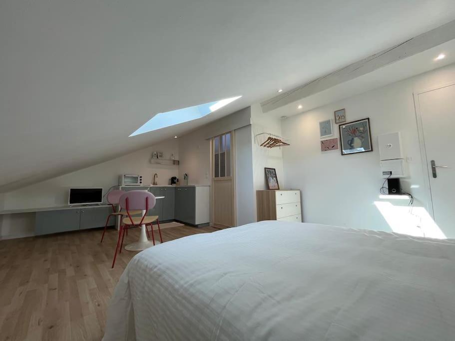 Studio Jade : Charmant Logement Place Clemenceau Apartamento Pau Exterior foto